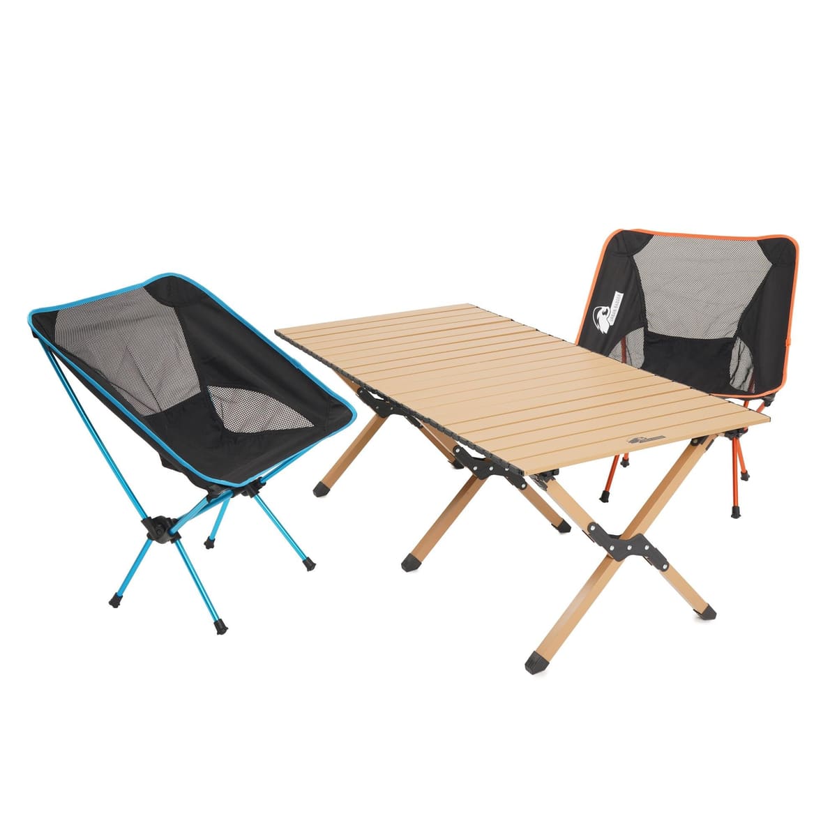 Atlas table with two Loki chairs