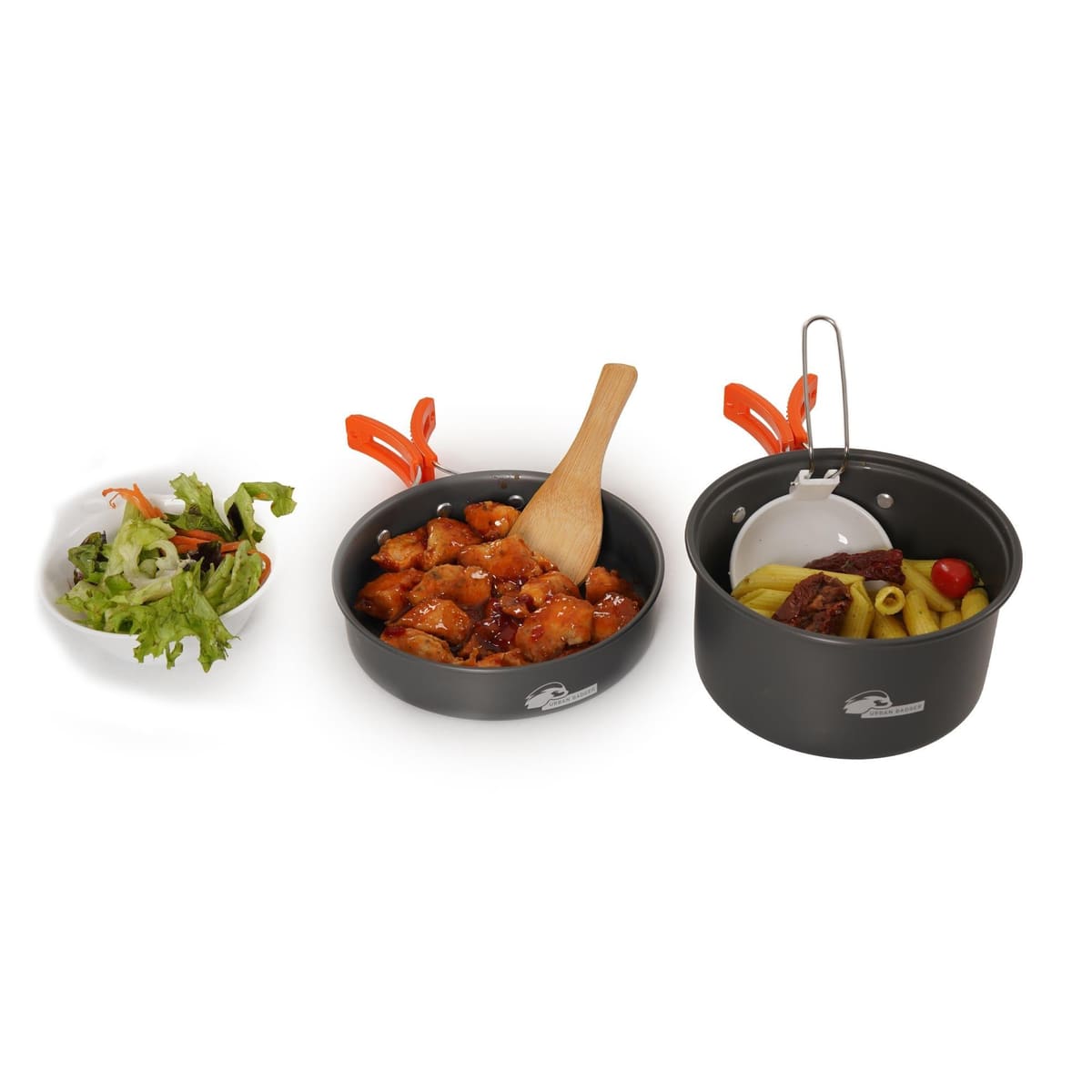 Eirn pots served with food